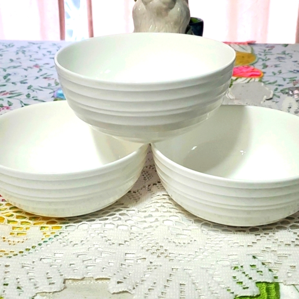 Set of 3 Mikasa Swirl White Bowls